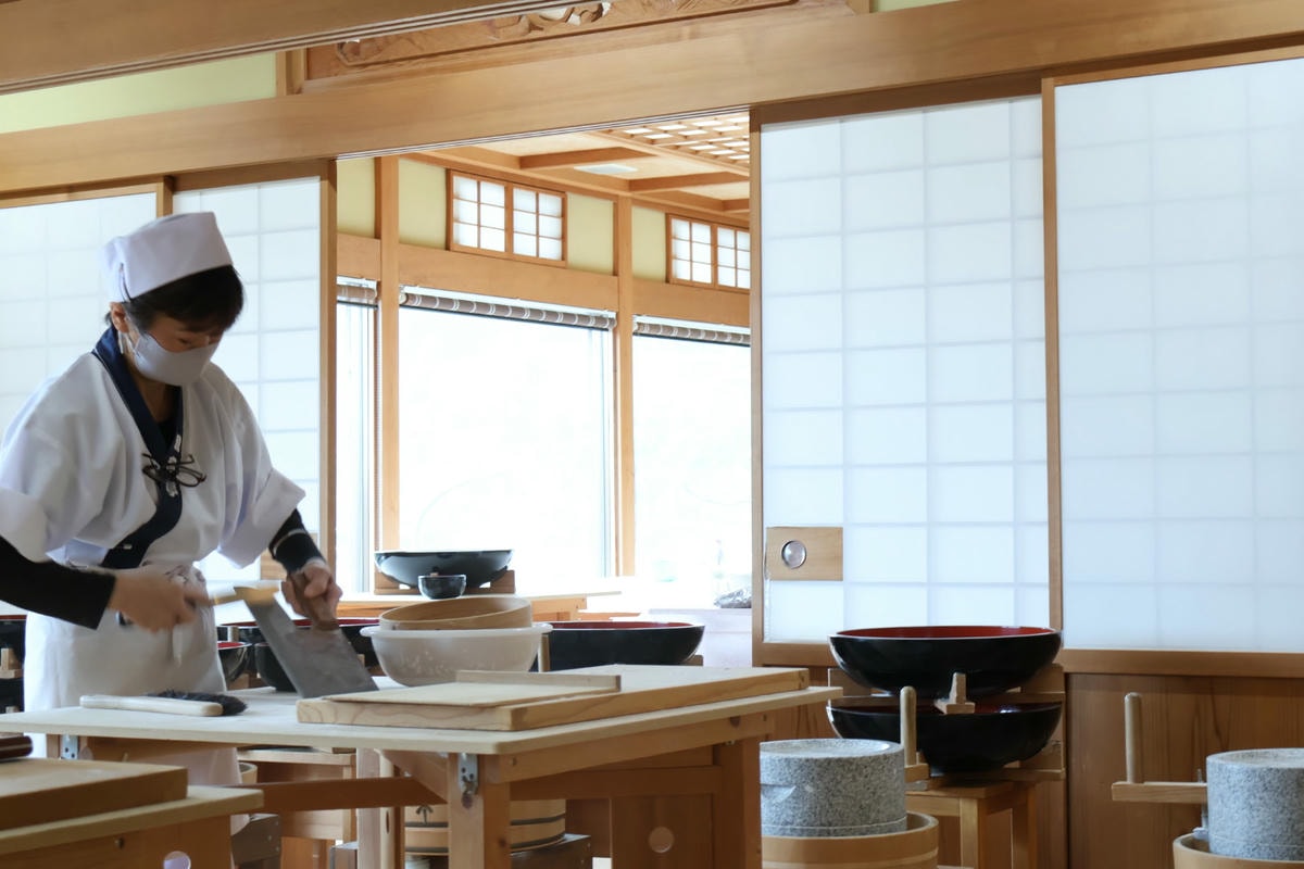 【伊豆手作體驗】觀音亭蕎麥麵DIY課程:親子、情侶必訪!從研磨到品嚐的日式美食文化之旅 - 第1張圖