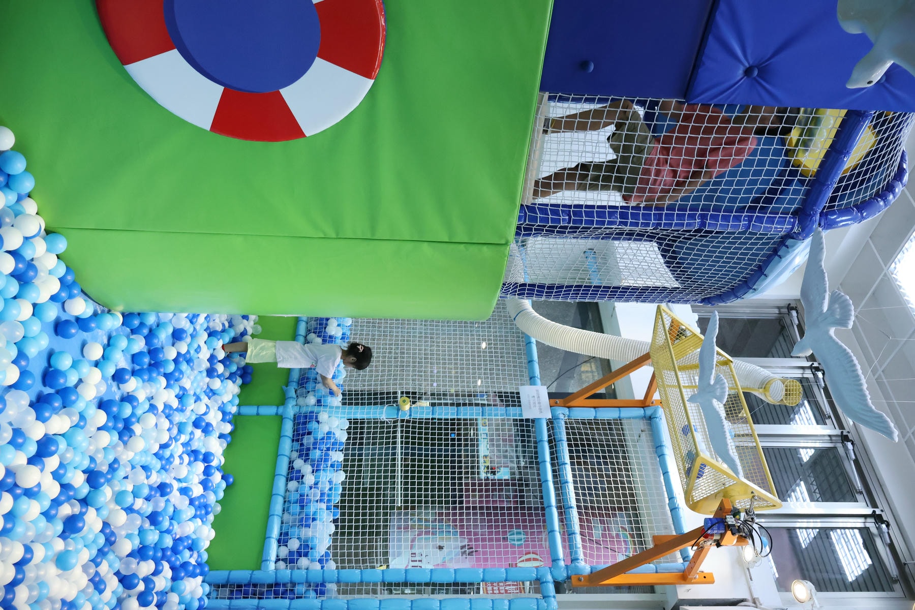 【新開幕】Baby Wonderland 童話愛樂園|景安捷運站旁全新室內親子樂園|球池、AR牆、主題廚房一次玩翻天! - 第1張圖